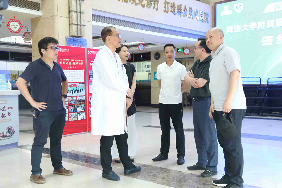 参观十院专家参观医院03_副本.jpg